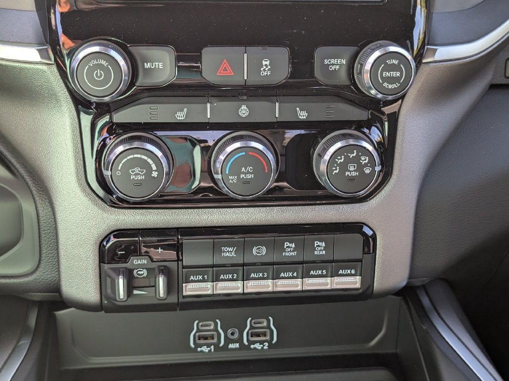 2027 RAM Ram 2500 RAM 2500 BIG HORN CREW CAB 4X4 6'4' BOX