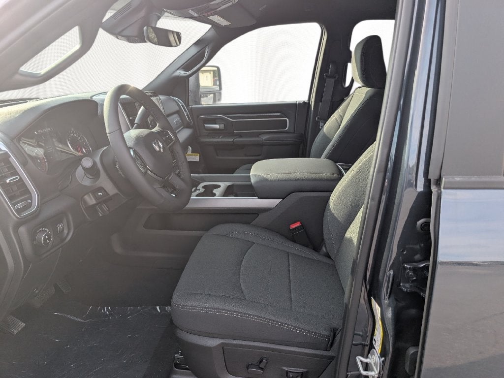 2027 RAM Ram 3500 RAM 3500 BIG HORN CREW CAB 4X4 8' BOX