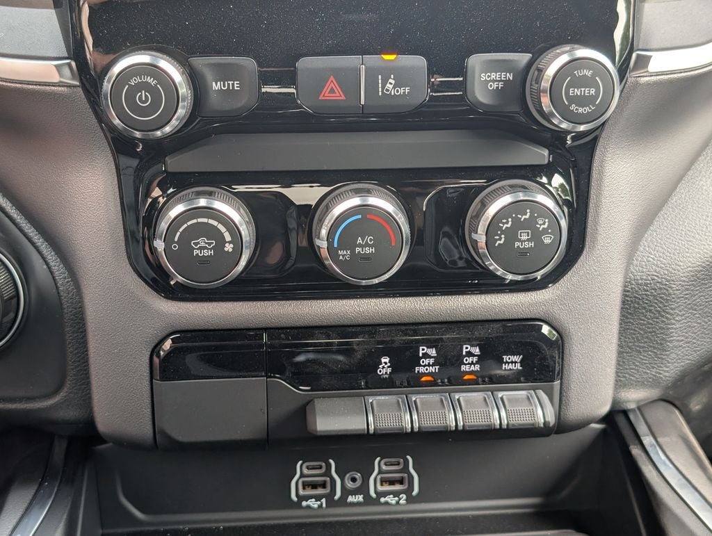 2026 RAM Ram 1500 RAM 1500 EXPRESS CREW CAB 4X4 5'7' BOX