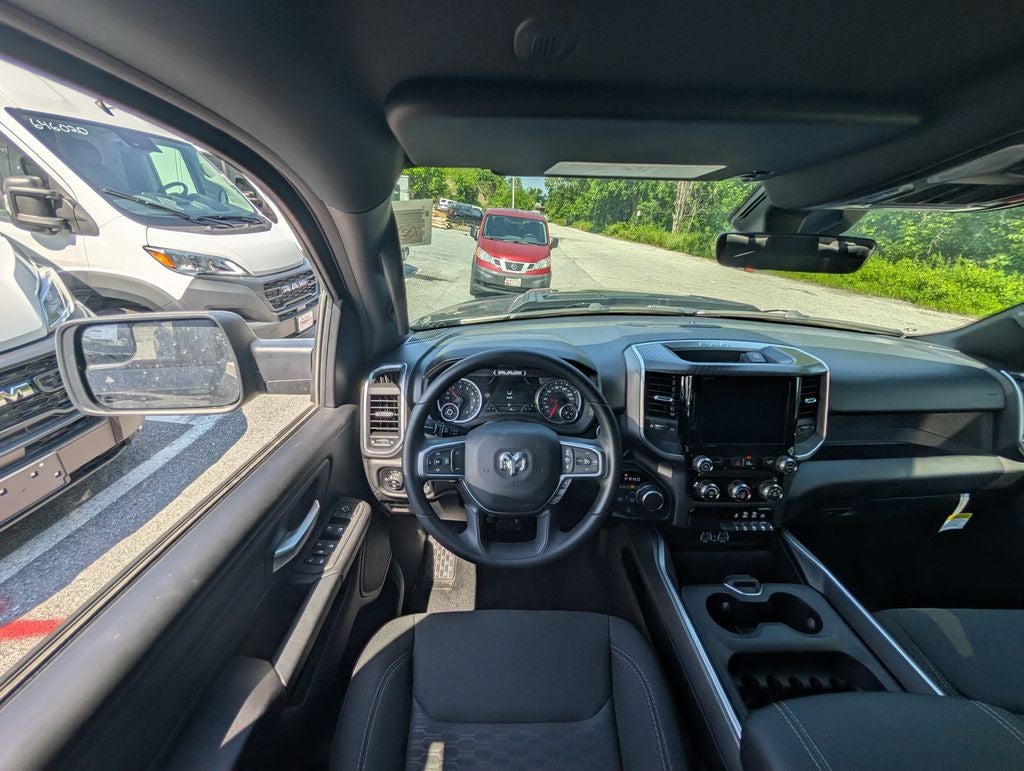 2026 RAM Ram 1500 RAM 1500 EXPRESS CREW CAB 4X4 5'7' BOX