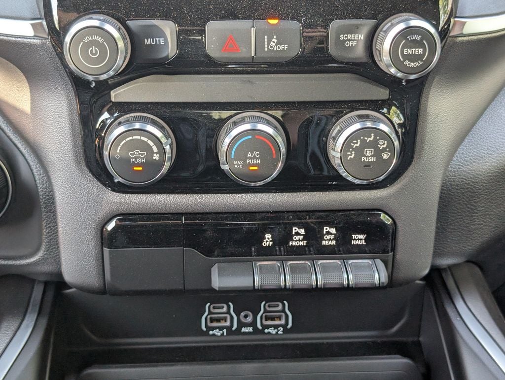 2026 RAM Ram 1500 RAM 1500 EXPRESS CREW CAB 4X4 5'7' BOX