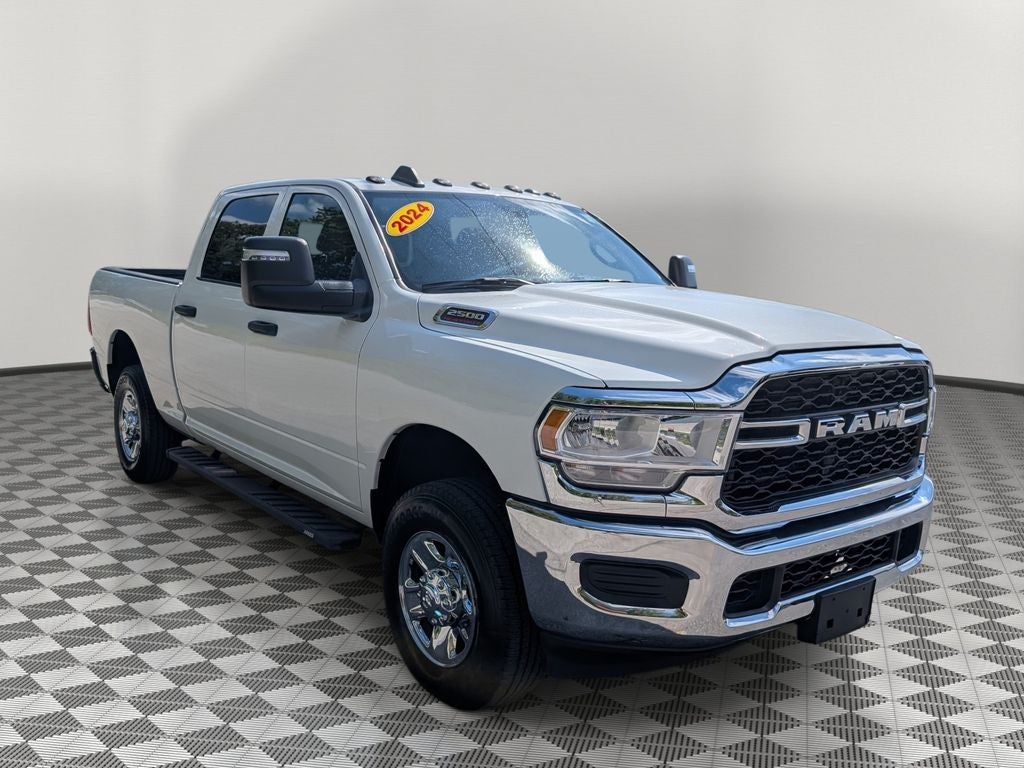 2024 RAM 2500 Tradesman Crew Cab 4x4 6'4' Box