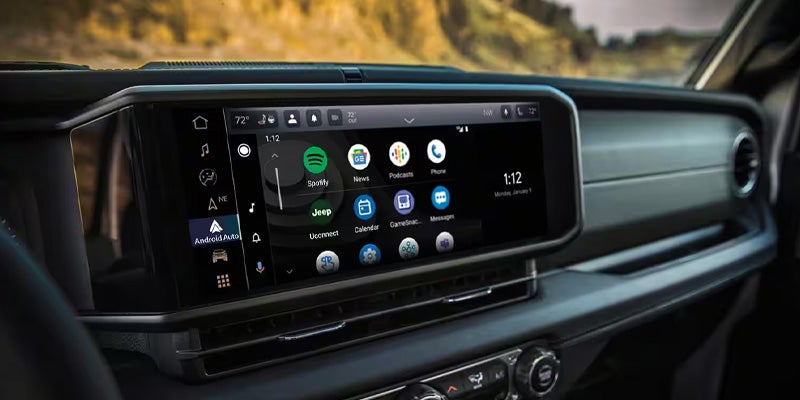 Jeep touchscreen infotainment display