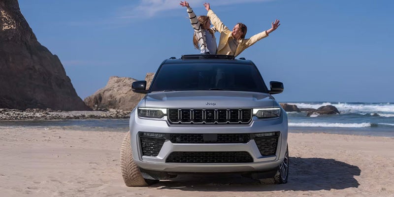 Jeep Grand Cherokee front view